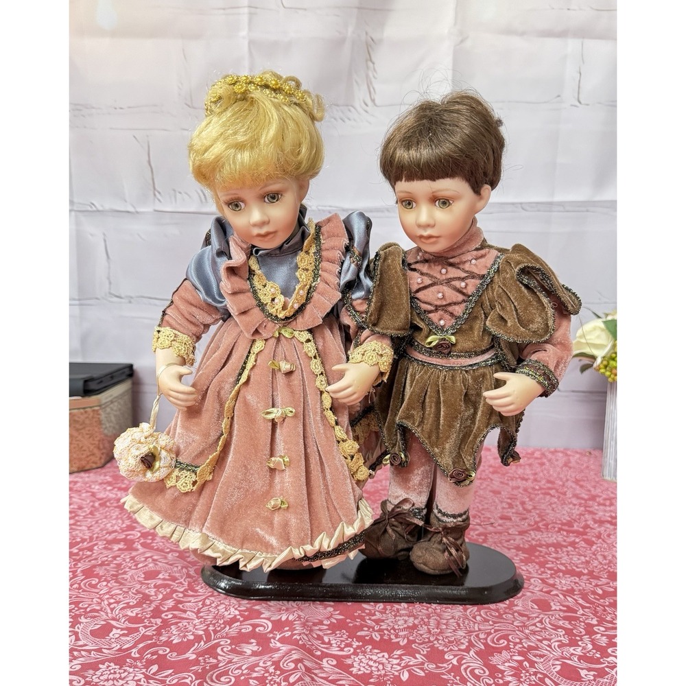 Show Stoppers Prince & Princess Renaissance Dolls